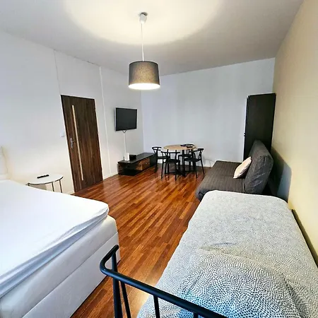 Rydygiera 17 Own Tv Wifi Hostel Varšava