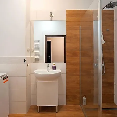 Rydygiera 17 Own Private Tv Wifi Hostel *